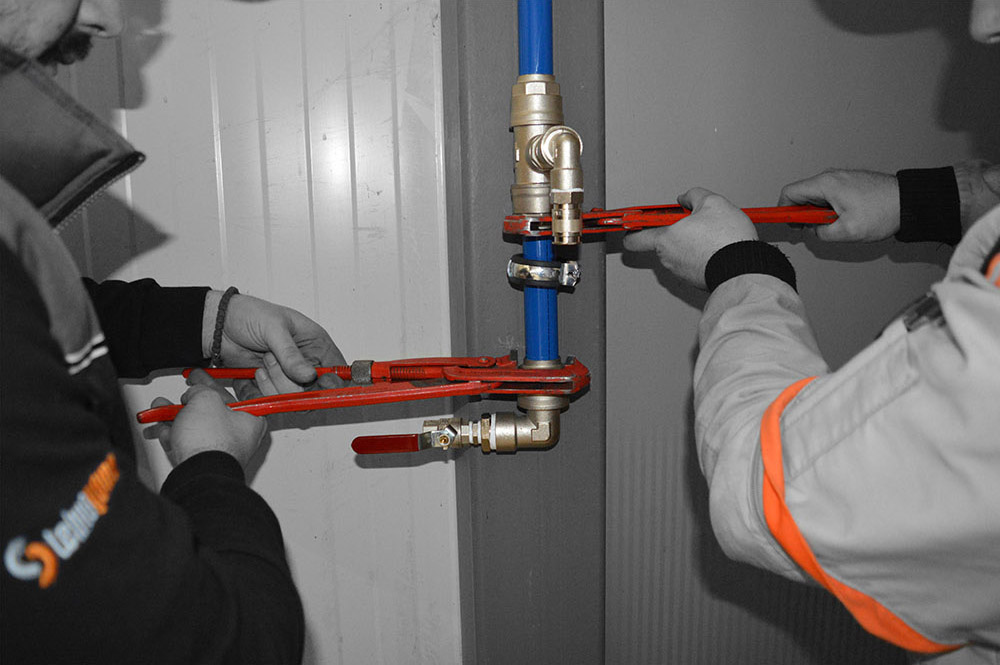 Aluminium compressed air distribution system — the AIGNEP INFINITY series.